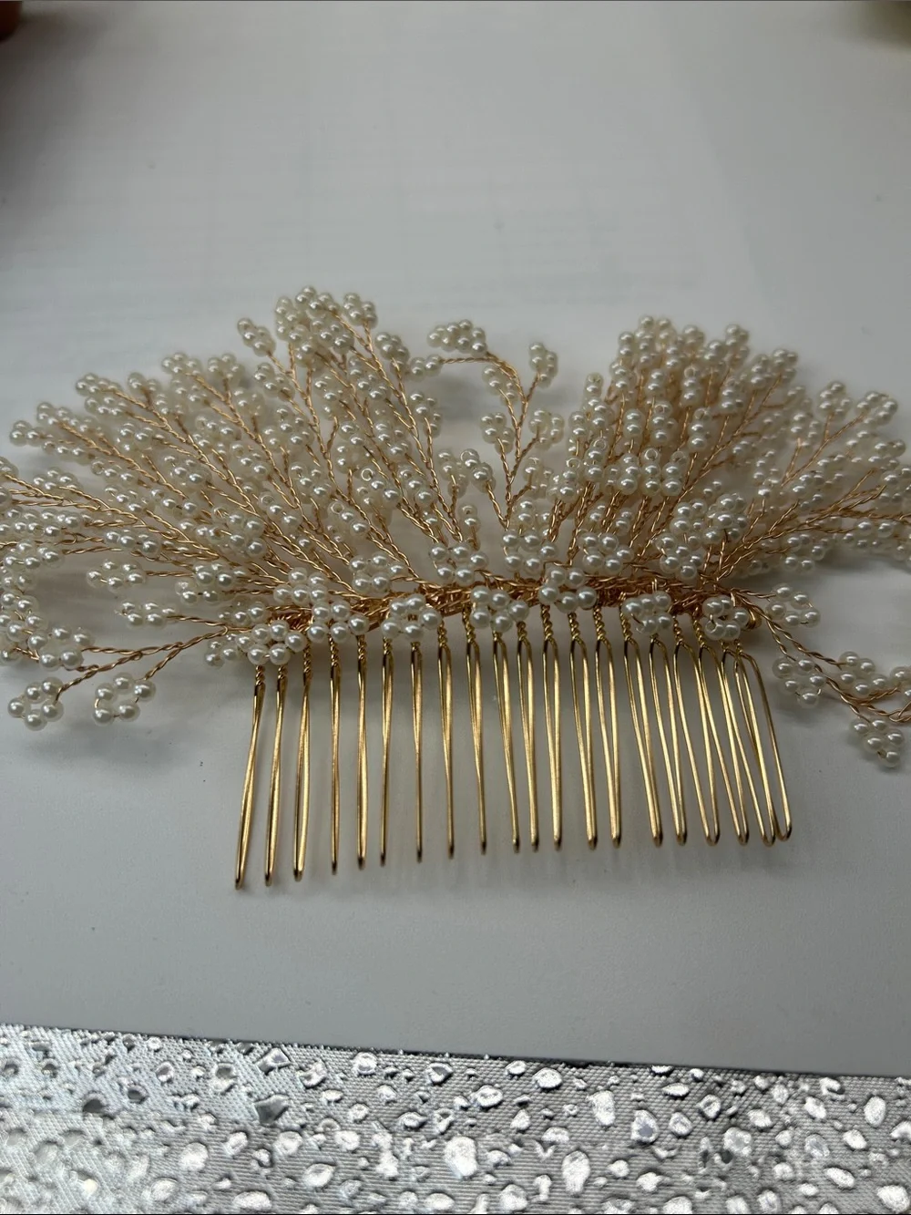 Gold Pearl Spray Hair Comb - Elegant White Pearl Accent